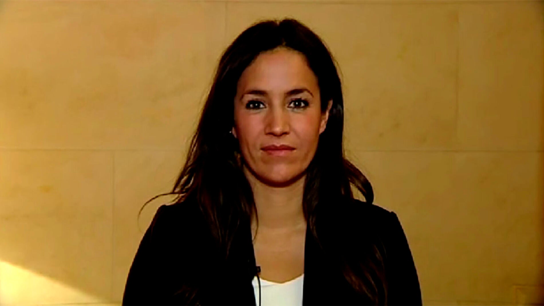 Bego&ntilde;a Villac&iacute;s en Espejo P&uacute;blico