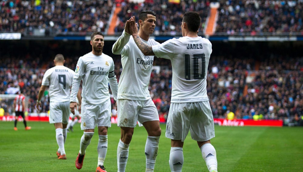 Cristiano y James celebran el segundo gol ante el Athletic Club.