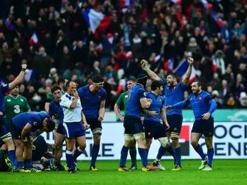 Los jugadores franceses celebran el triunfo ante Irlanda Los jugadores franceses celebran el triunfo ante Irlanda