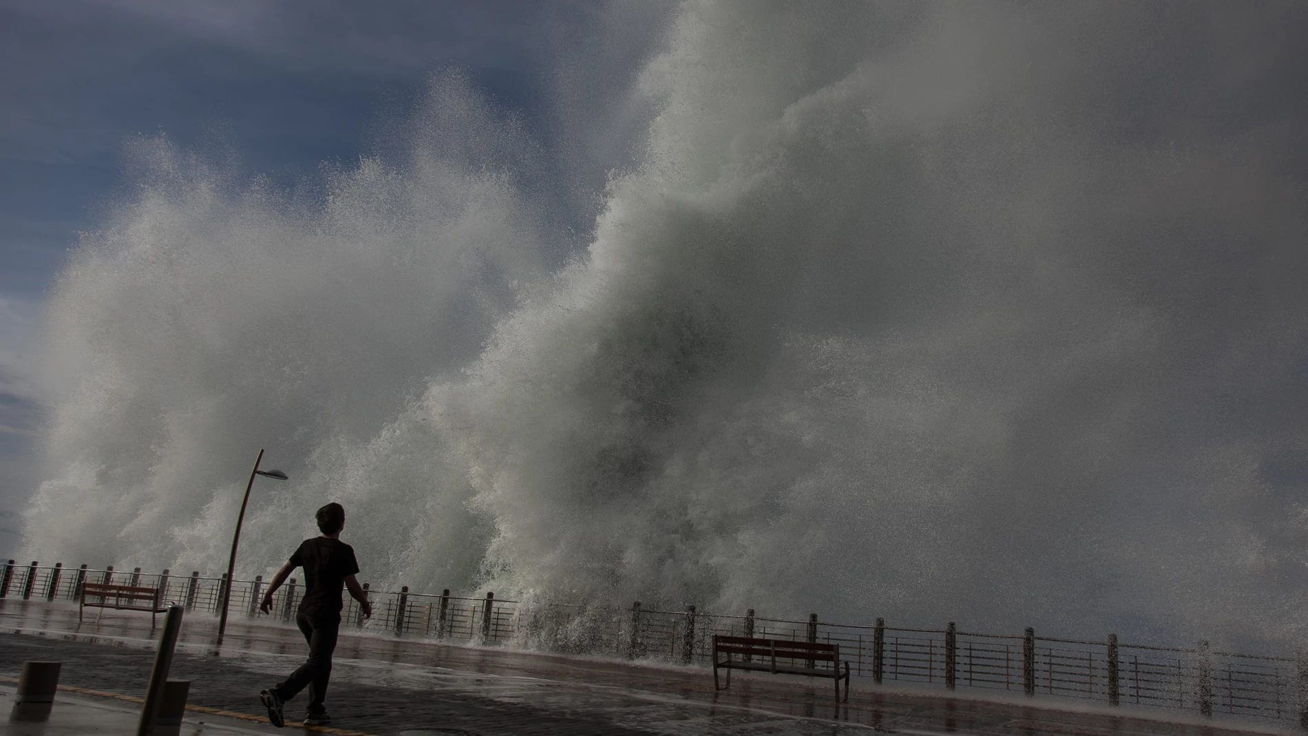 Olas gigantes en el País Vasco Olas gigantes en el País Vasco