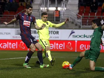 Adrián marca ante el Levante Adrián marca ante el Levante