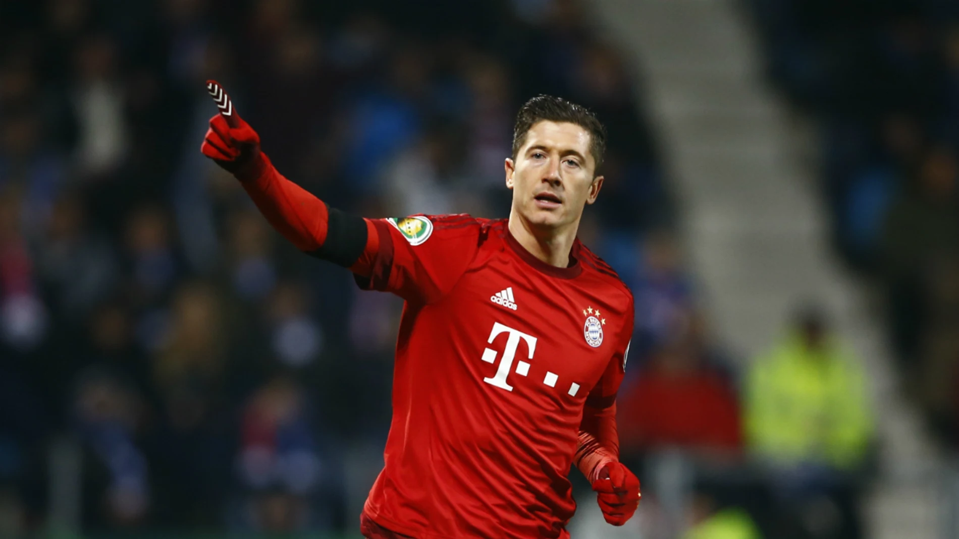 Lewandowski celebra un gol con el Bayern