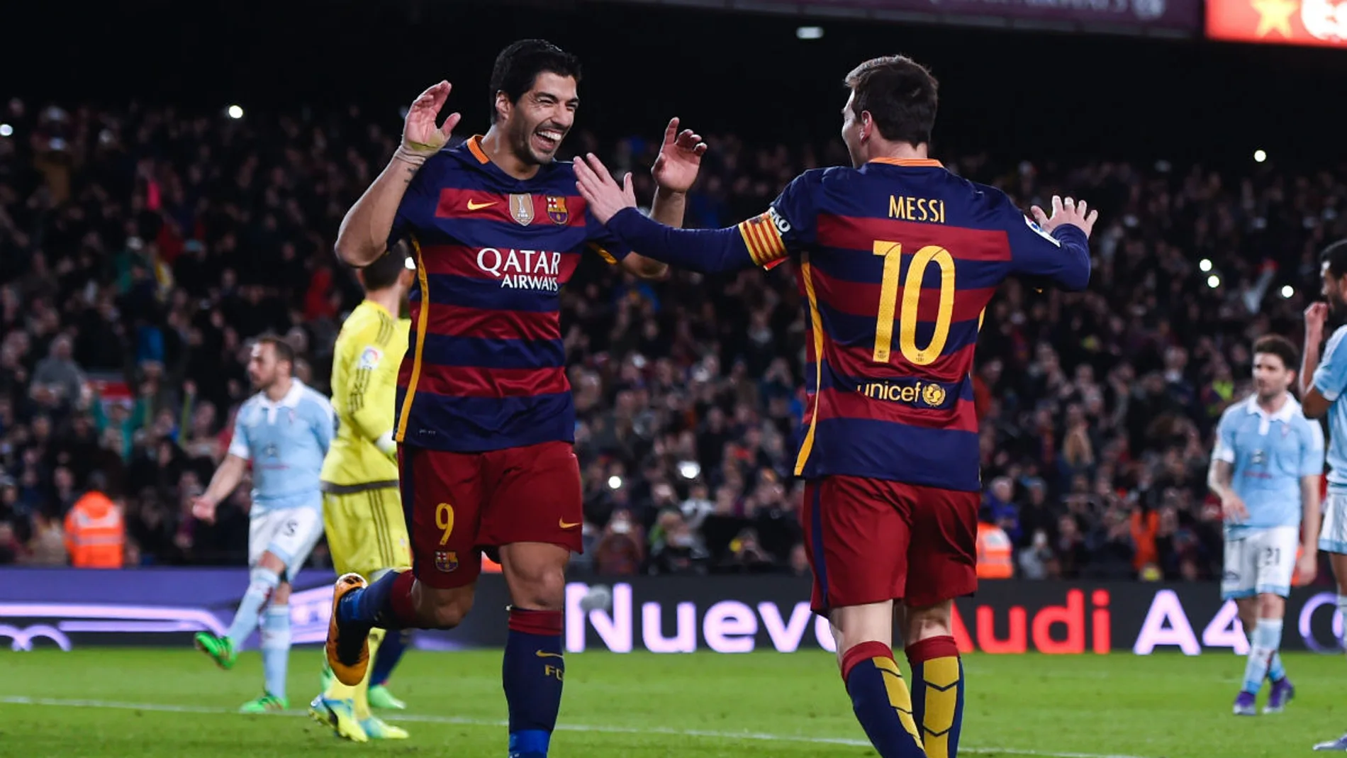 Messi y Suárez celebran el 4-1 ante el Celta Messi y Suárez celebran el 4-1 ante el Celta