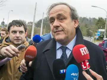 Michel Platini llegando a las instalaciones de FIFA Michel Platini llegando a las instalaciones de FIFA