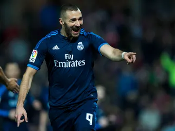 Karim Benzema, celebrando su tanto ante el Granada en Liga Karim Benzema, celebrando su tanto ante el Granada en Liga