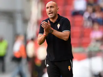 Abelardo durante un partido con el Sporting de Gijón Abelardo durante un partido con el Sporting de Gijón