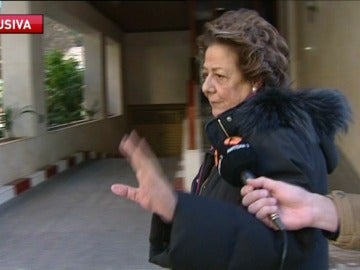 A preguntas de Antena 3 Noticias: Rita Barberá no responde a la pregunta de si piensa dimitir como senadora