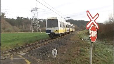 Mueren dos personas al ser arrolladas por un tren en un paso a nivel sin barreras