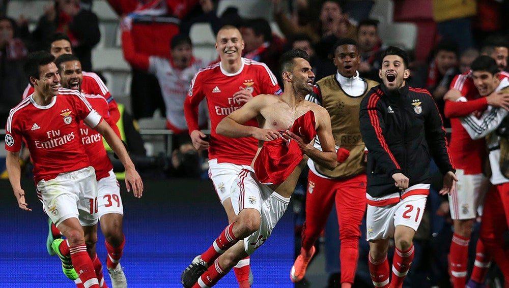 Jonas celebra su gol ante el Zenit