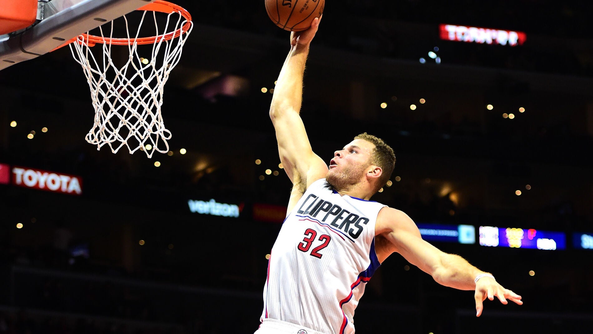 Blake Griffin, encesta el mate decisivo para los Clippers
