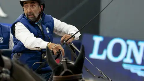 Ernesto Colman, dueño de Vitaldent, durante una competición hípica Ernesto Colman, dueño de Vitaldent, durante una competición hípica