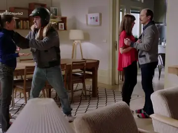 Lucas consigue dar celos a Flor utilizando a Chus, su nueva niñera Lucas consigue dar celos a Flor utilizando a Chus, su nueva niñera