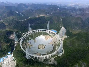 Se espera que el radiotelescopio esté completo en septiembre Se espera que el radiotelescopio esté completo en septiembre