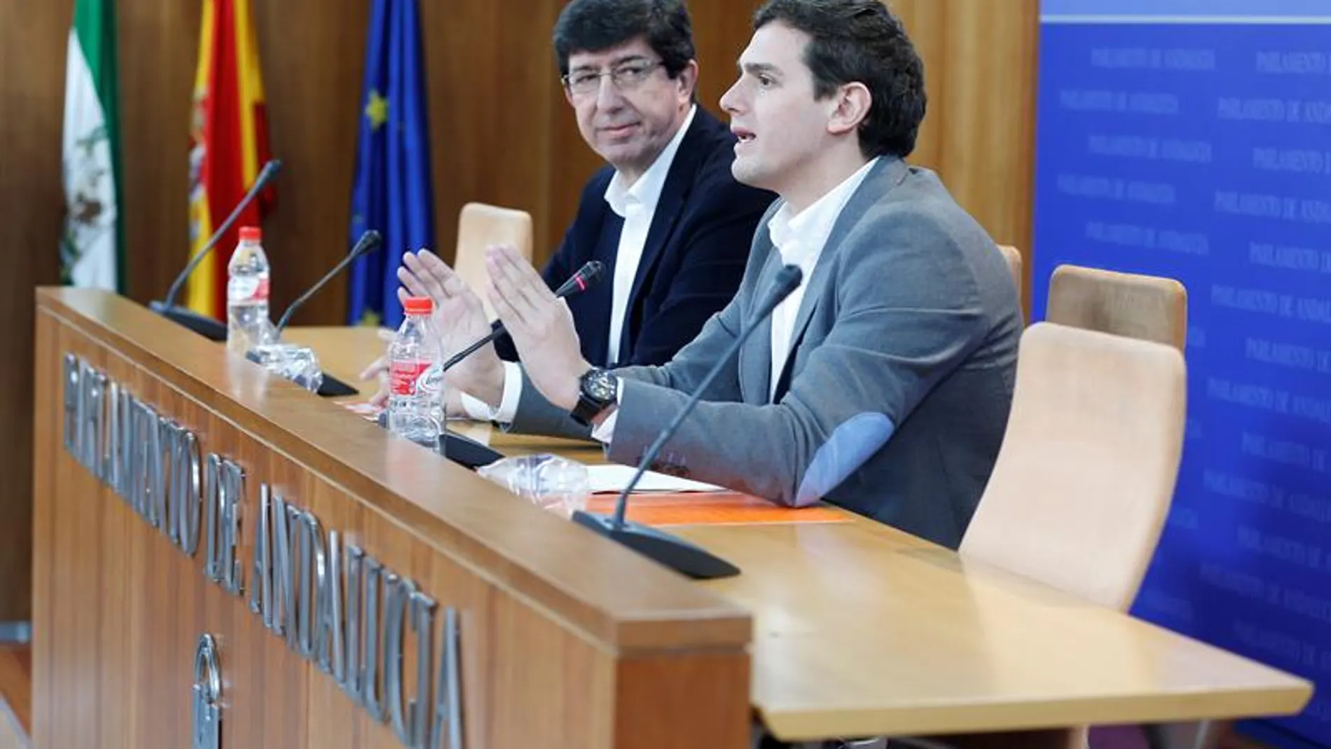 Albert Rivera durante una rueda de prensa en Sevilla Albert Rivera durante una rueda de prensa en Sevilla