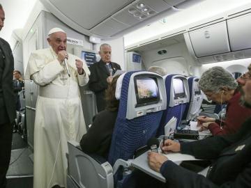 El Papa durante su vuelta a Roma