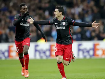 Aduriz celebra su gol contra el Marsella Aduriz celebra su gol contra el Marsella