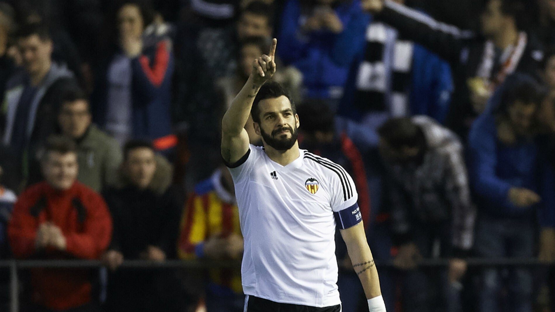 Negredo celebra un gol con el Valencia