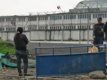 Fachada de la cárcel La Modelo Fachada de la cárcel La Modelo