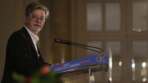 Pedro Santisteve durante el encuentro de Nueva Econom&iacute;a F&oacute;rum