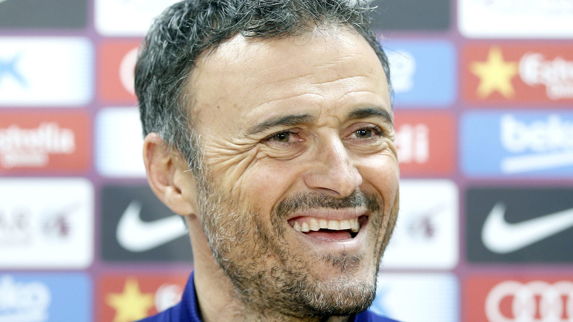 Luis Enrique, sonriente ante los medios