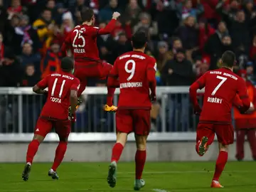 Thomas Müller celebra su gol con sus compañeros Thomas Müller celebra su gol con sus compañeros