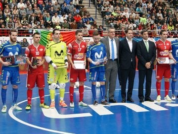 El homenaje a los campeones de Europa de fútbol sala antes del Inter Movistar - El Pozo Murcia