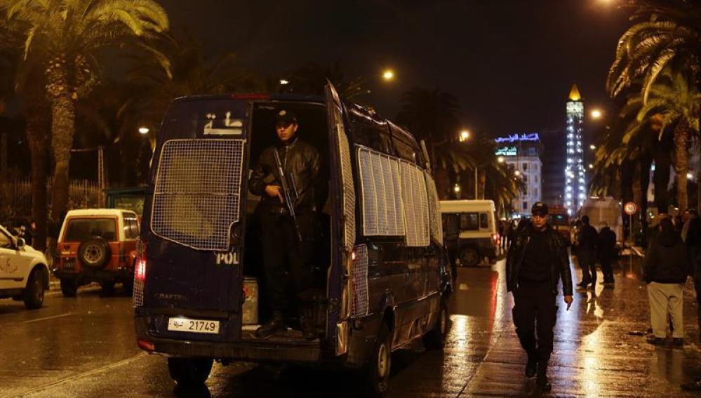 Miembros de las Policía en Túnez