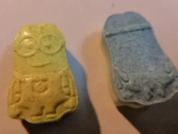 La pastilla de éxtasis en forma de "Minion" La pastilla de éxtasis en forma de "Minion"