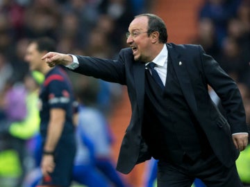 Benítez dando instrucciones cuando era entrenador