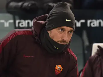 Totti, en el banquillo Totti, en el banquillo