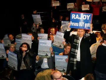Muchos de los asistentes al pleno municipal de Pontevedra Muchos de los asistentes al pleno municipal de Pontevedra