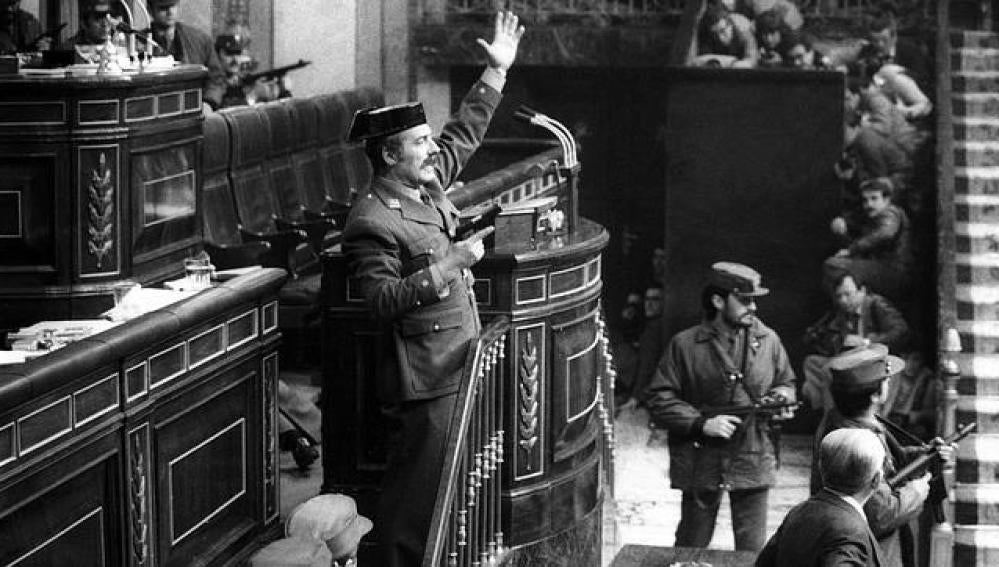 Antonio Tejero, en al tribunal del Congreso