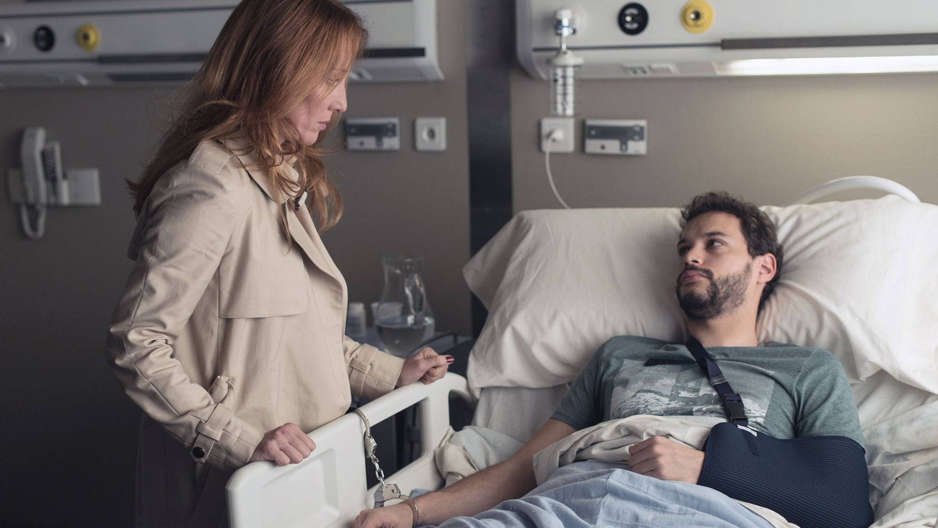 La comisaria Leduc habla con Rafi