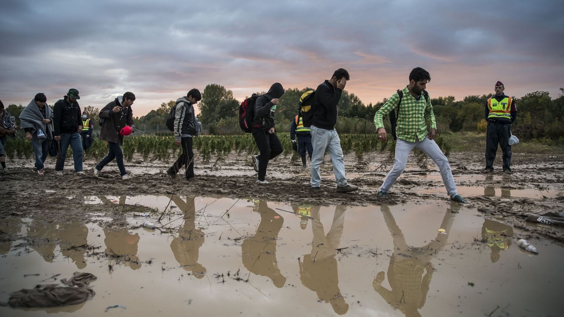 Refugiados en la frontera de Hungr&iacute;a