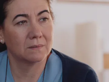 Lidia habla con Adela Lidia habla con Adela