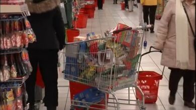 El IPC acentúa su caída en febrero al bajar el 0,8% por las gasolinas y alimentos