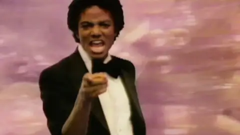 Michael Jackson regresa con Off the Wall Michael Jackson regresa con Off the Wall