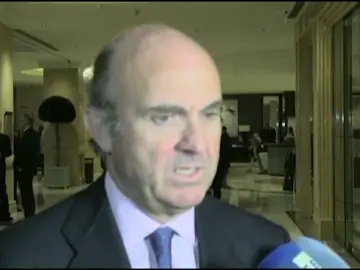 Guindos: "En el G20 también consideran que una coalición PP-PSOE es la mejor opción" Guindos: "En el G20 también consideran que una coalición PP-PSOE es la mejor opción"