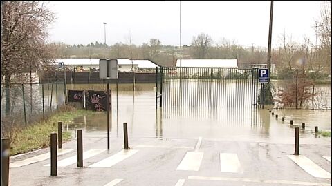 La alerta por inundaciones se mantiene en Vitoria ante la crecida del Zadorra