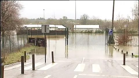 La alerta por inundaciones se mantiene en Vitoria ante la crecida del Zadorra La alerta por inundaciones se mantiene en Vitoria ante la crecida del Zadorra
