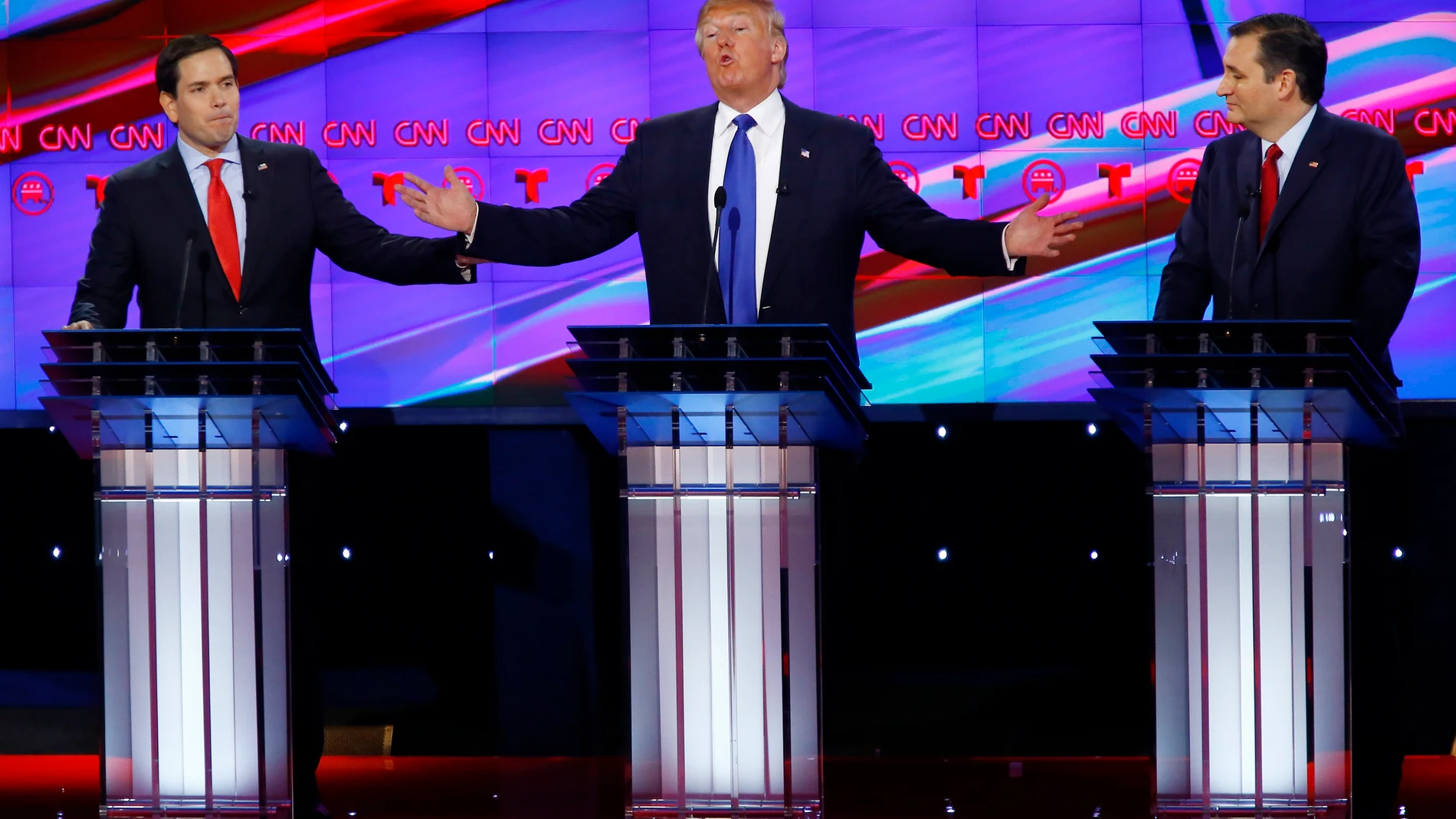 Donald Trump, entre Marco Rubio y Ted Cruz Donald Trump, entre Marco Rubio y Ted Cruz