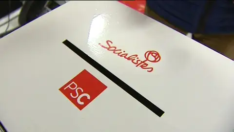 Luena invita a Podemos a consultar a sus militantes si quieren un pacto con el PSOE Luena invita a Podemos a consultar a sus militantes si quieren un pacto con el PSOE