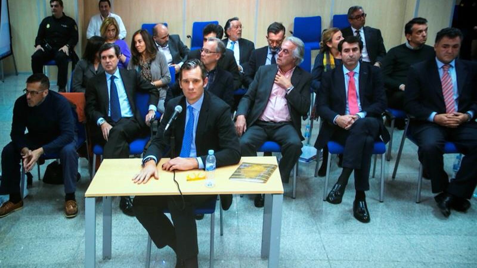 Urdangarin desvincula a la Infanta y admite que creó Aizoon para canalizar sus ingresos