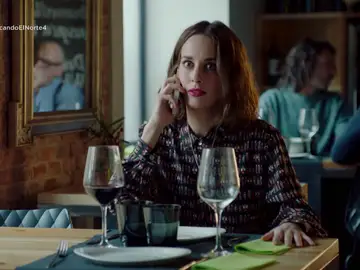 Adela nerviosa por su cita Adela nerviosa por su cita