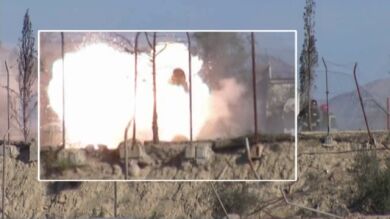 Dos bomberos resultan heridos al intentar sofocar un incendio en Murcia