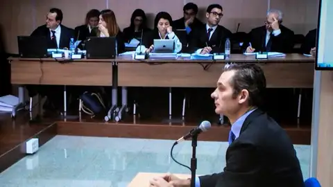 Iñaki Urdangarin durante su declaración ante el juez Todas las imágenes de la Infanta Cristina e Iñaki Urdangarin