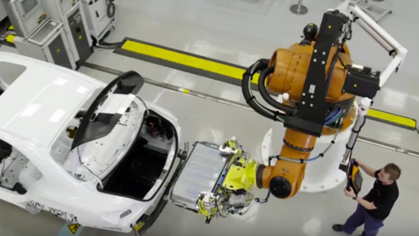 Llamados a revisión un millón de vehículos Mercedes-Benz en todo el mundo tras 51 casos de incendio