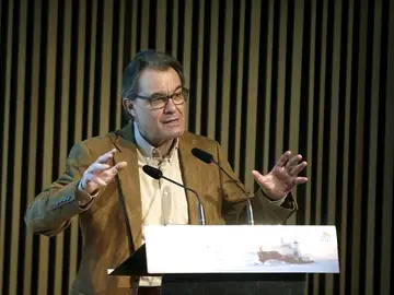 Artur Mas: "El principal obstáculo entre PSOE y Podemos se llama referéndum" Artur Mas: "El principal obstáculo entre PSOE y Podemos se llama referéndum"