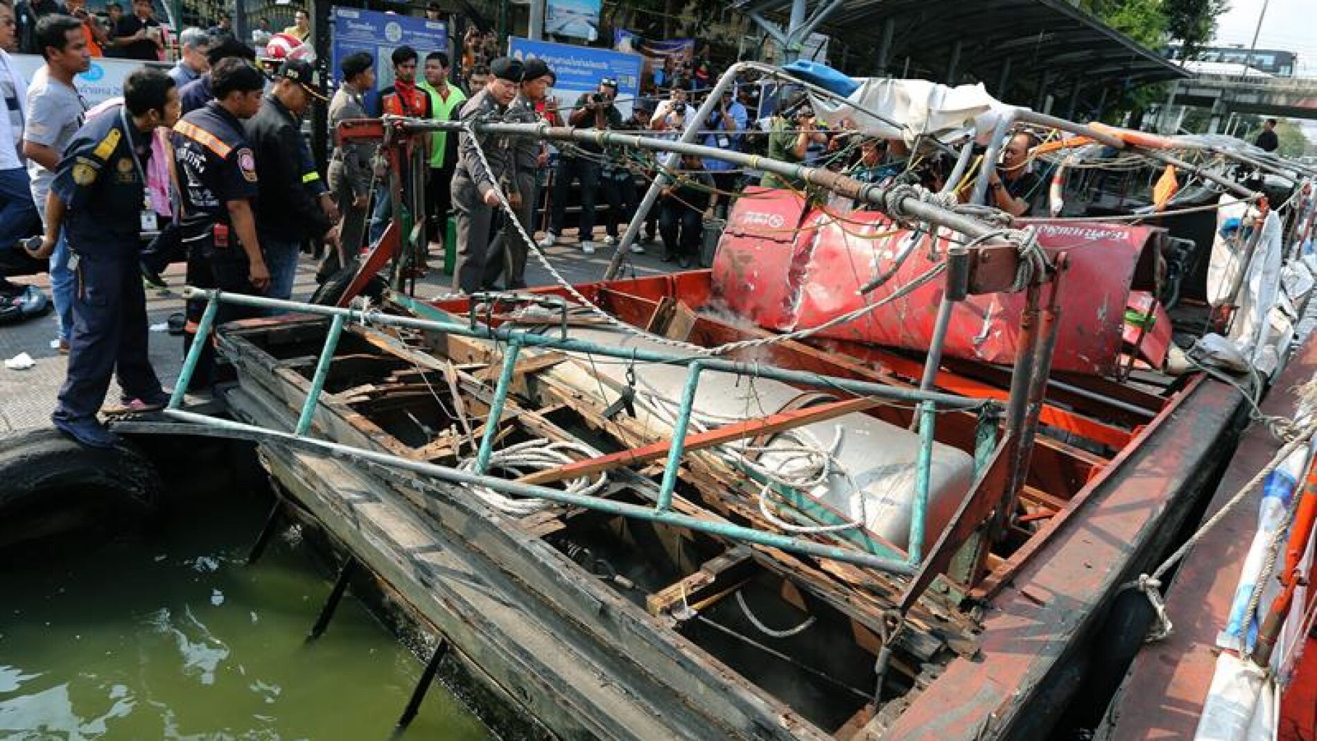 La embarcaci&oacute;n despu&eacute;s del incidente
