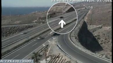 Un kamikaze provoca un accidente que deja tres heridos en una autovía de Almería 